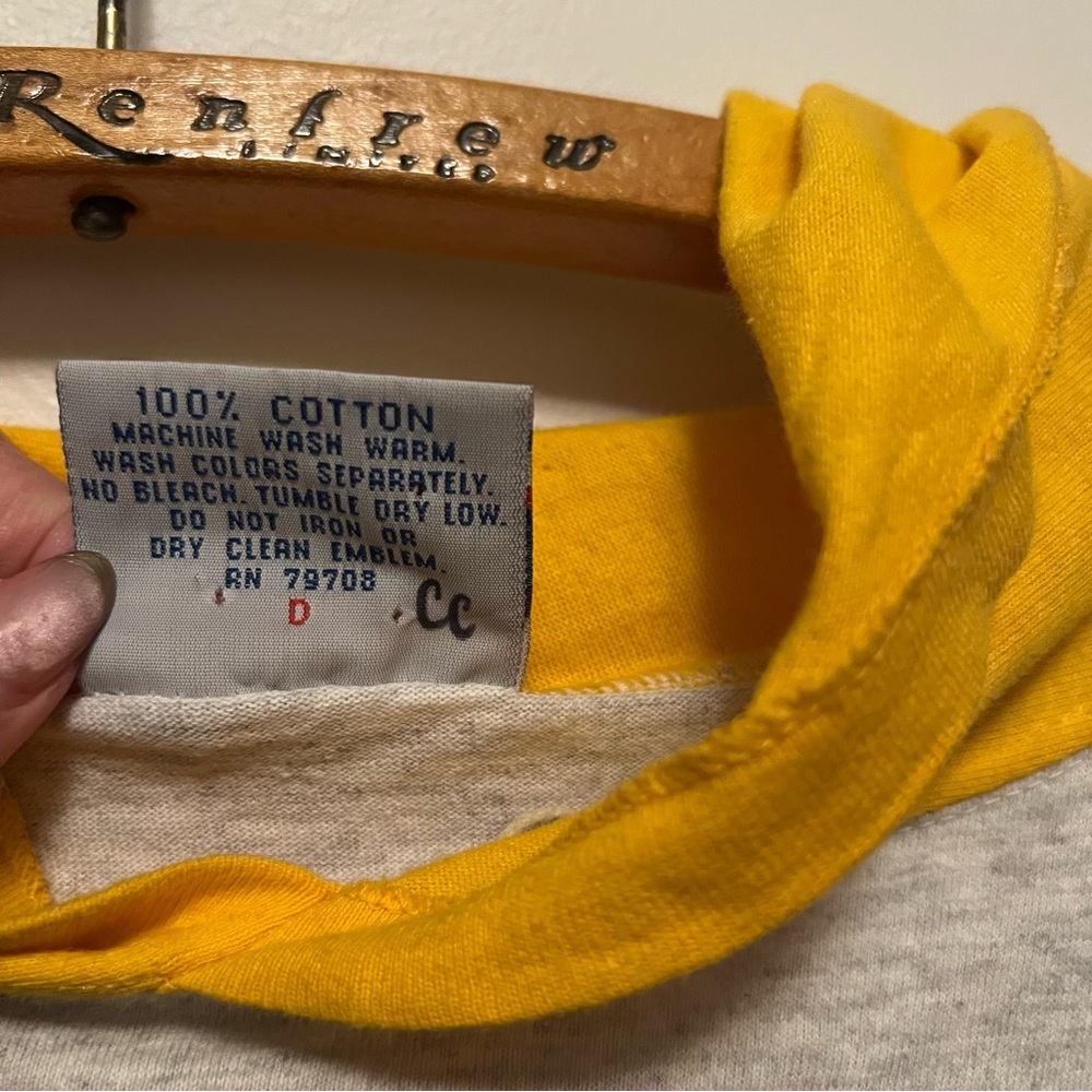 Vintage Green Day Packers NFL The Game‎ Yellow and Gray Hooded Shirt Size Large - Picture 6 of 8